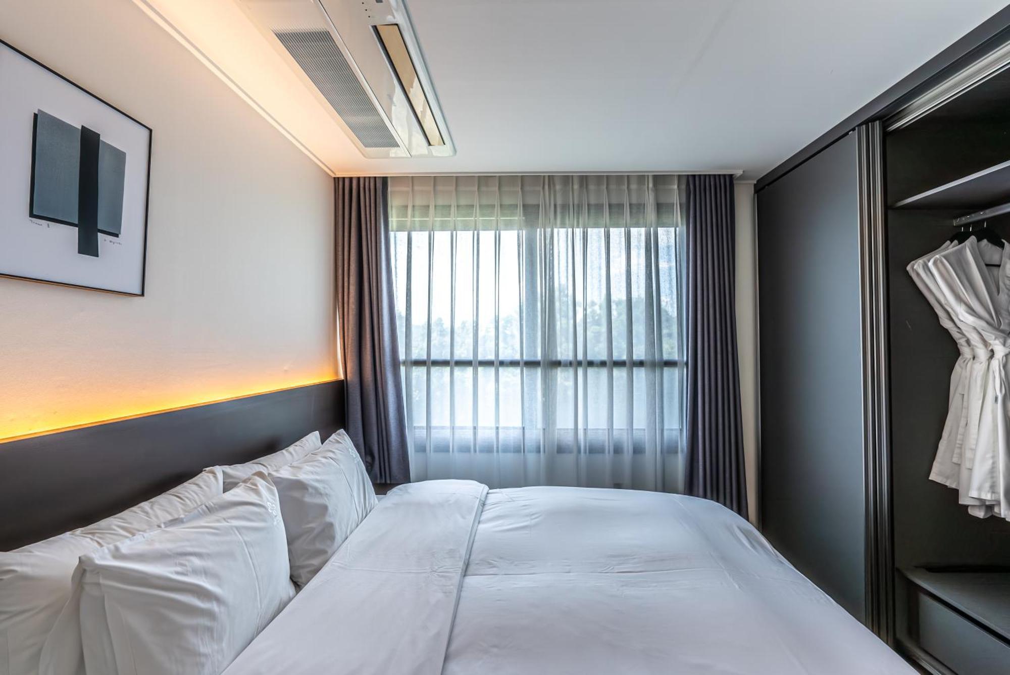 Hotel The Grang Jungmun Согвіпо Екстер'єр фото