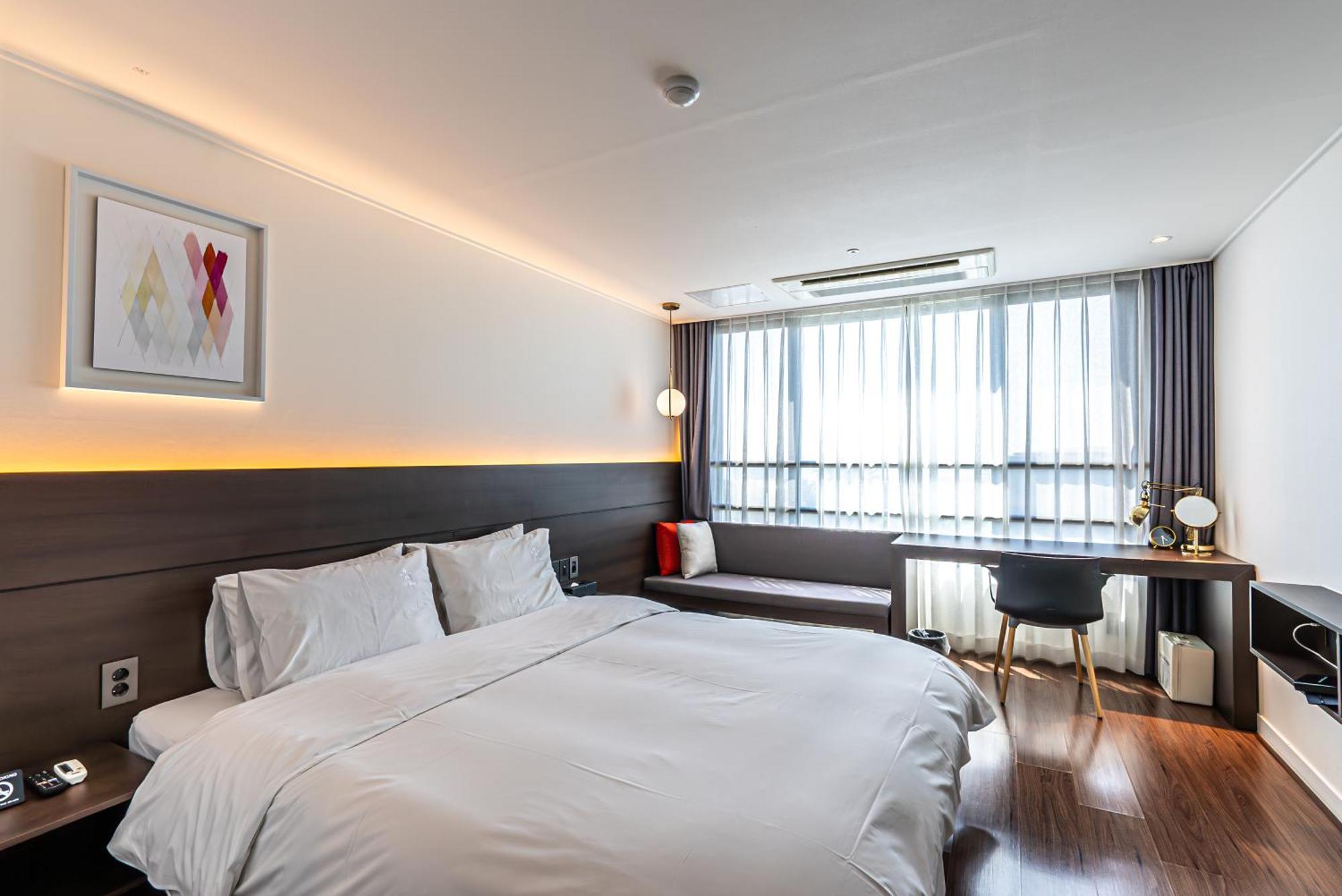 Hotel The Grang Jungmun Согвіпо Екстер'єр фото