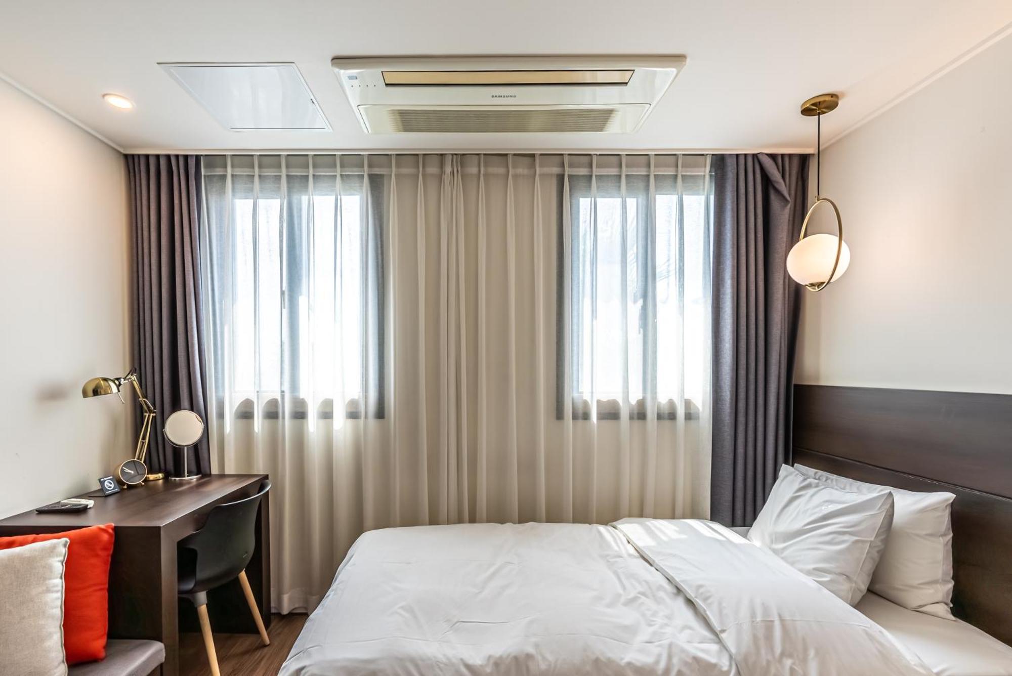 Hotel The Grang Jungmun Согвіпо Екстер'єр фото
